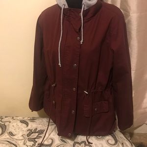 chamarra de mujer color guinda